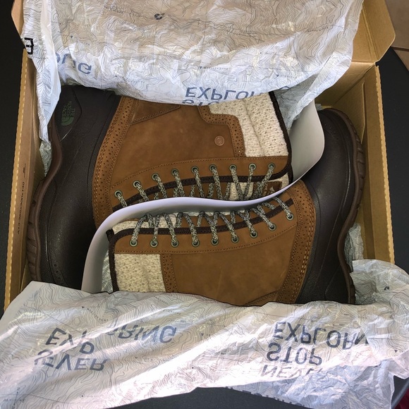 The NorthFace Shellista Waterproof Insulated Boots - Picture 7 of 8